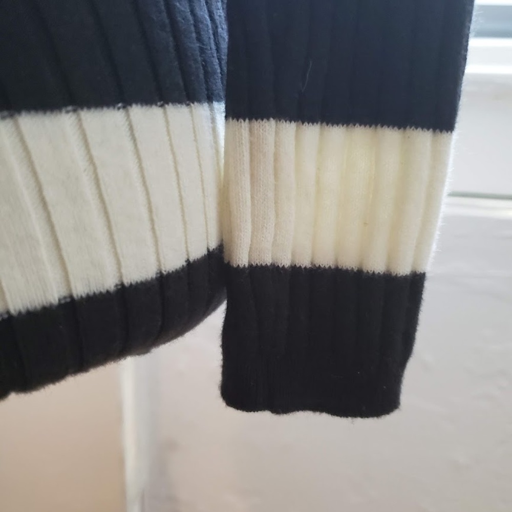 NWT Gap Black and White Pinstripe Sweater - Picture 6 of 8